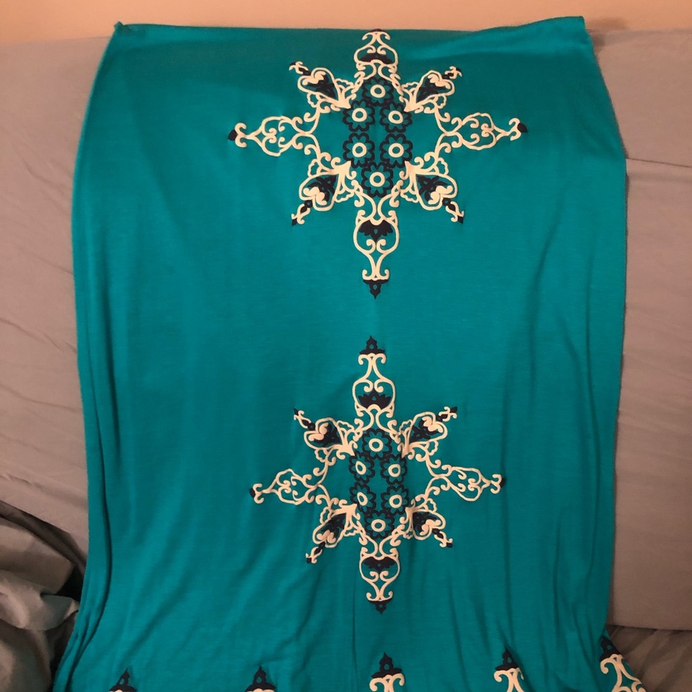 Dress - Picture 3 of 3